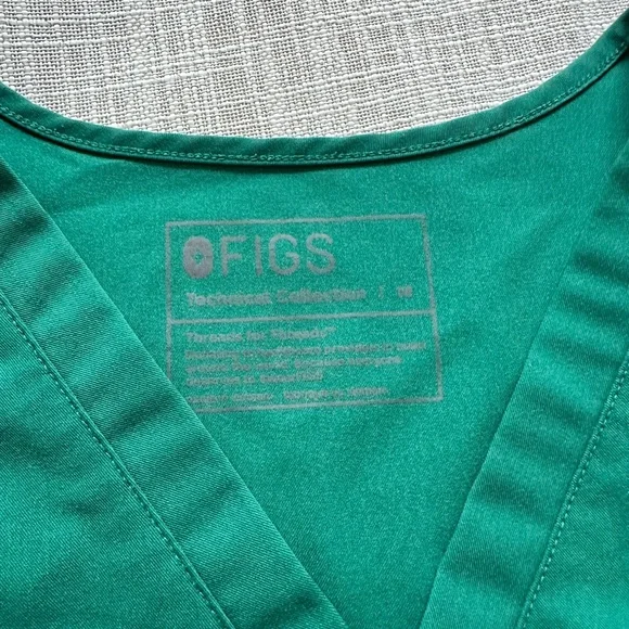 Figs Hunter Green Catarina Scrub Top - Picture 3 of 3